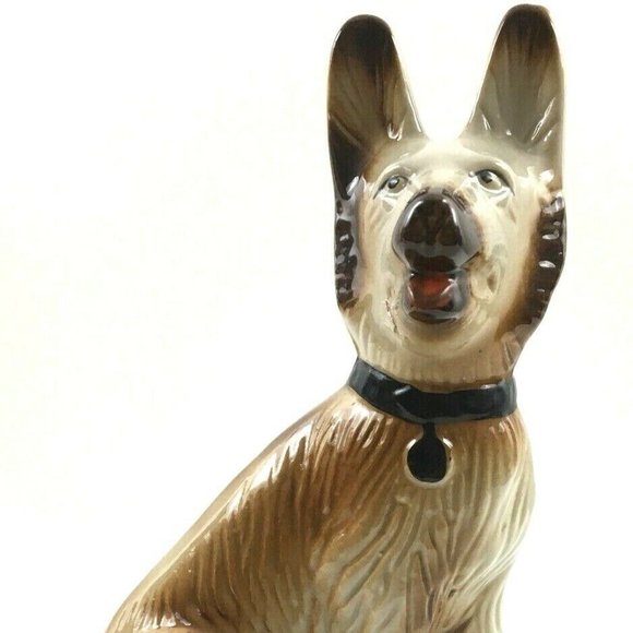 Vintage Brazilian Porcelain Figurine:  German Shepherd. 8 x 5 inches. VGC! - Picture 3 of 7